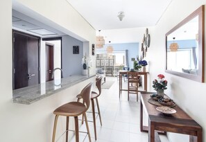 Interior - Trendy & Modern 1BR in Marina - Sleeps 4! (Dubai)