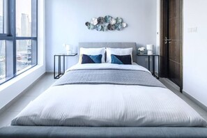 Room - Classy & Ravishing 1BR w/ Enchanting Marina Views! (Dubai)