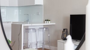Interior - Upscale Studio Apartment in JLT (Dubai)
