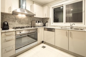 Microwave, oven, stovetop, dishwasher