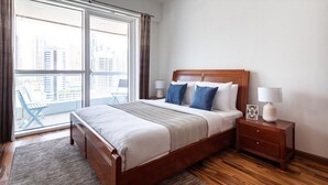 1 bedroom, laptop workspace, iron/ironing board, WiFi - Visually Unique 1BR Apartment in JLT - Sleeps 4! (Dubai)