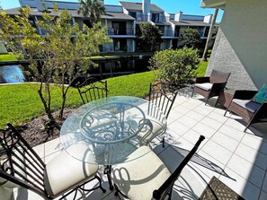 Outdoor dining - Casa Sloop 25 at Seawinds (St. Augustine Beach)