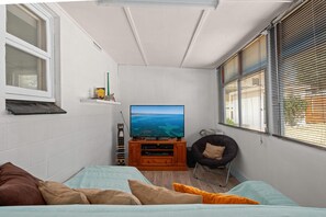3 bedrooms, iron/ironing board, Internet, bed sheets - Sanibonani - Aldinga Beach - C21 SouthCoast Holidays (Aldinga Beach)