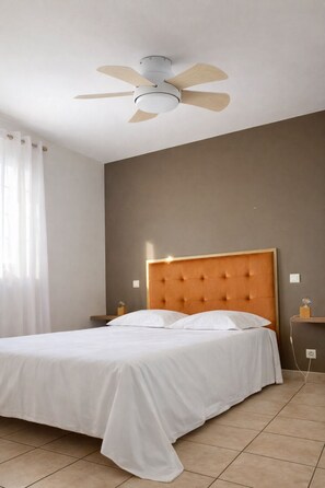 2 Schlafzimmer, Bügeleisen/Bügelbrett, Reisekinderbett, kostenloses WLAN