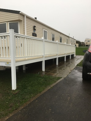 Cabin | Exterior - Immaculate 3-bed Caravan in Hartlepool (Hartlepool)