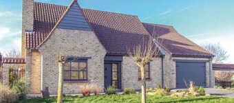 Awesome home in Lo-Reninge with WiFi