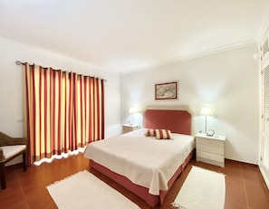 4 bedrooms, in-room safe, iron/ironing board, free WiFi - Vila Pereira - Vilamoura (Vilamoura)