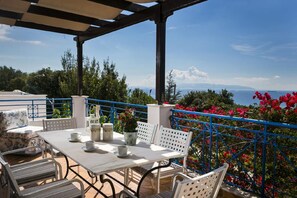 Villa, 3 Bedrooms | Balcony