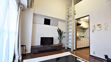 Familien-Suite, Nichtraucher (Deluxe, 6F 7F) | Wohnbereich | Flachbildfernseher