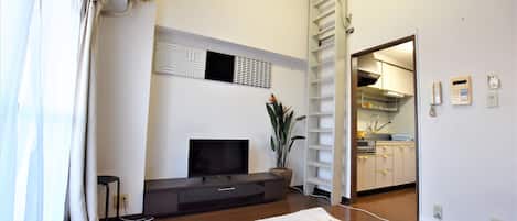 Suite familiar, no fumadores (Deluxe, 6F 7F) | Zona de estar | Una televisión de pantalla plana