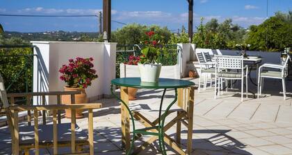 Villa Petri Trapezaki. Sleeps 6 People