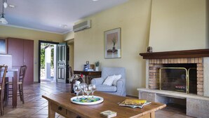Family Villa, 3 Bedrooms | Living area - Villa Petri Trapezaki. Sleeps 6 People (Kefalonia)