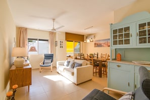 TV, DVD player - Holiday Apartment “Tiagos” with Balcony, Air Conditioning & Wi-Fi (Faro)