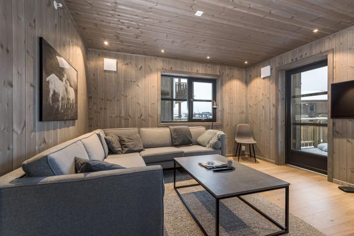 Family Apartment, 3 Bedrooms, Non Smoking, Slope side | 2 bedrooms, hypo-allergenic bedding, individually decorated
