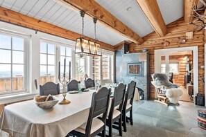 Exclusive Cabin, 5 Bedrooms, Non Smoking, Slope side | Private kitchen | Full-size fridge, oven, stovetop, dishwasher