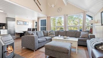 Familjestuga - 3 sovrum - icke-rökare - intill skidbacke | Allergitestade sängkläder, individuell inredning och unika möbler