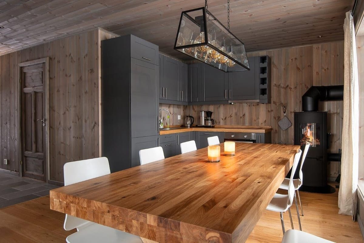 Departamento familiar, 3 habitaciones, para no fumadores, junto a la pista de ski | Cocina privada | Cafetera y tetera, refrigerador con congelador y horno