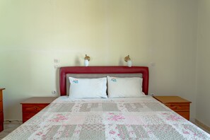 2 bedrooms, iron/ironing board, travel cot, free WiFi