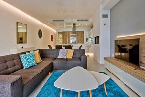 TV, Netflix, streaming services, offices