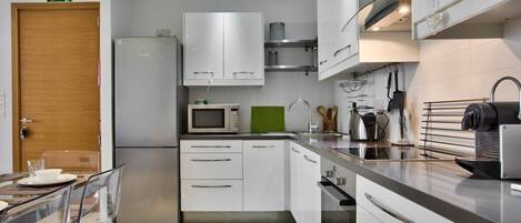 Fridge, microwave, oven, stovetop