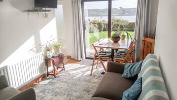 Apartment, 2 Bedrooms, 2 Bathrooms, Sea View | Living room