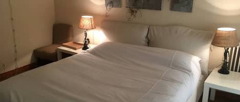 3 bedrooms, bed sheets