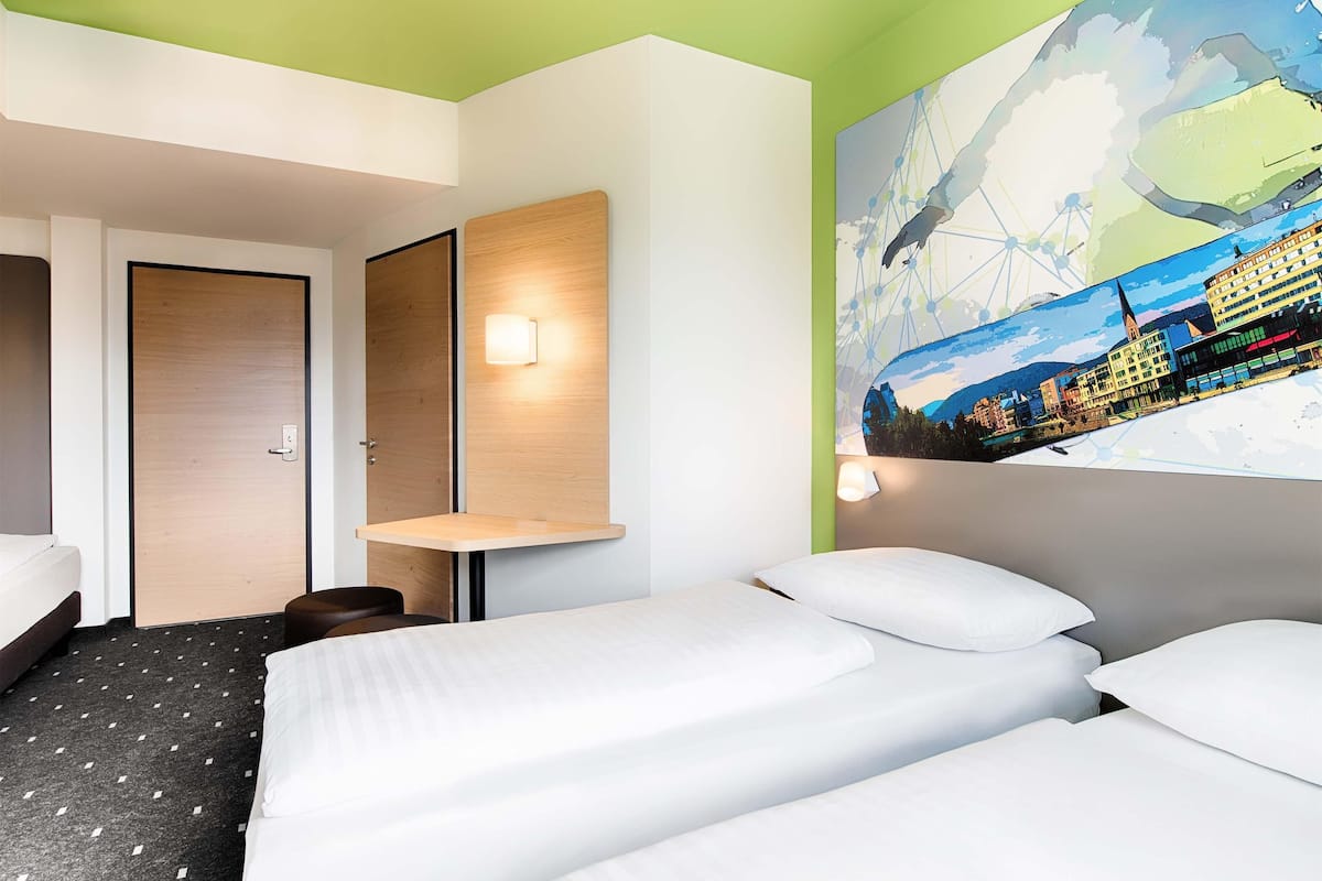 Hypo-allergenic bedding, desk, soundproofing, free WiFi