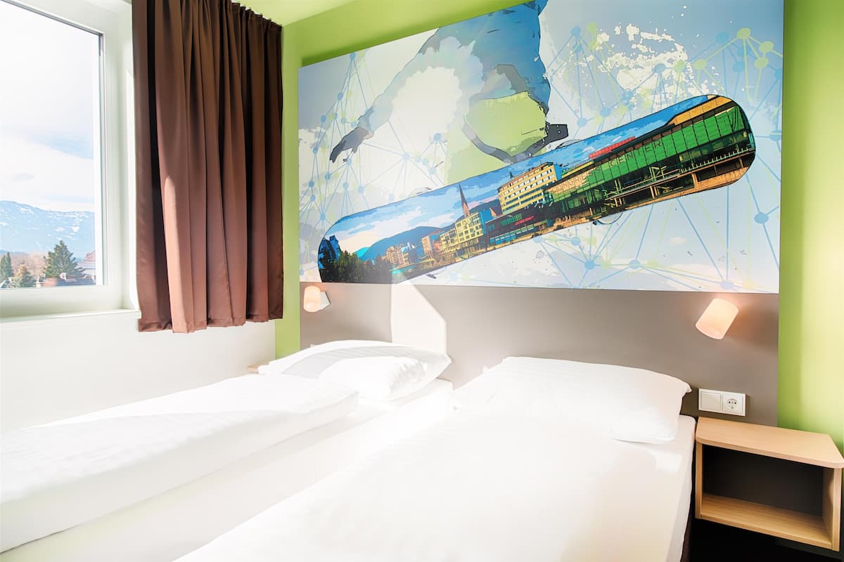 Twin Room | 1 bedroom, hypo-allergenic bedding, desk, soundproofing