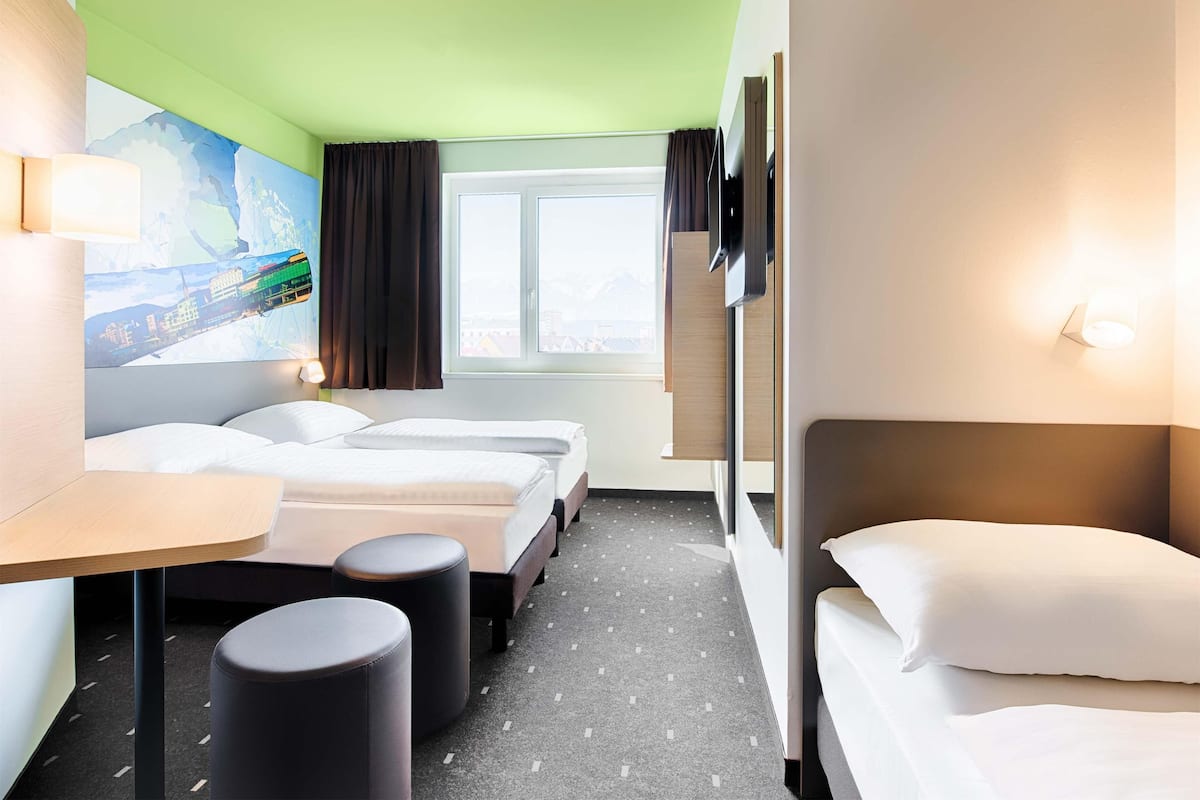 Triple Room | Hypo-allergenic bedding, desk, soundproofing, free WiFi