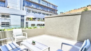 View from property - The Quarter Apartments (Cape Town)