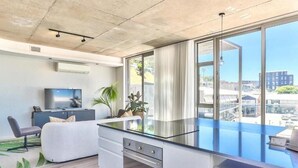 In-room safe, iron/ironing board, bed sheets - The Quarter Apartments (Cape Town)