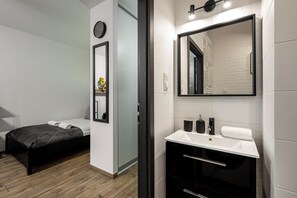 Studio | Living area - RentPlanet - Apartamenty Jagiełły (Wroclaw)