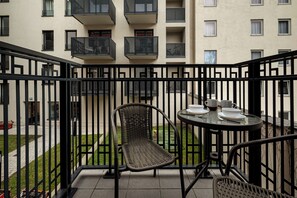 Studio | Balcony - RentPlanet - Apartamenty Jagiełły (Wroclaw)