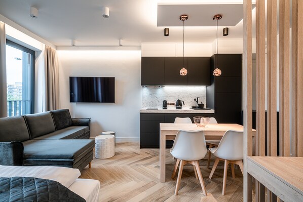 Deluxe Studio | Television - RentPlanet - Apartamenty Jagiełły (Wroclaw)
