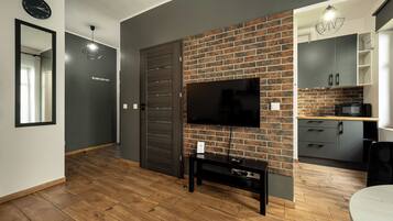 Studio | Private kitchen | Fridge, microwave, stovetop, dishwasher