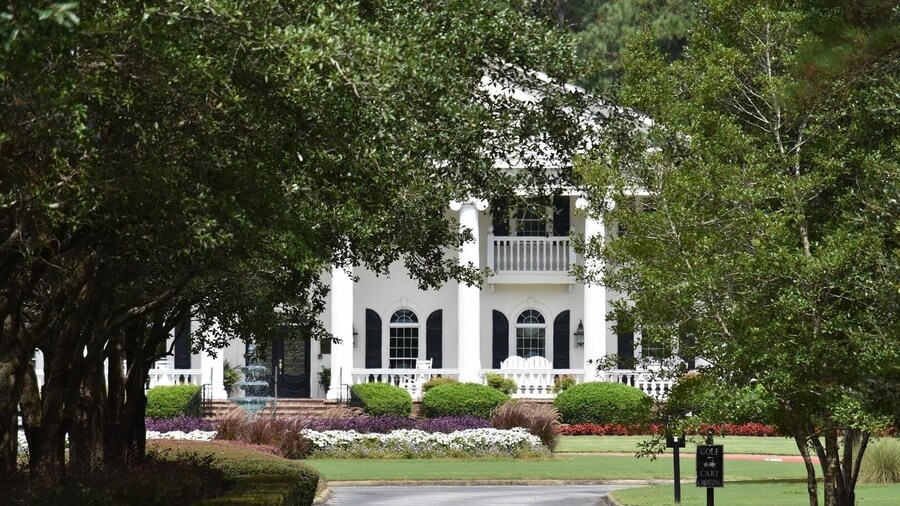 Family Friendly Villa 1202 with 27 Hole Golf Course Available and Great Resort Amenities by RedAwning