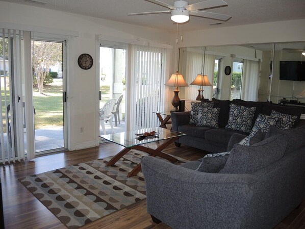 Villa, 2 Bedrooms | Living area