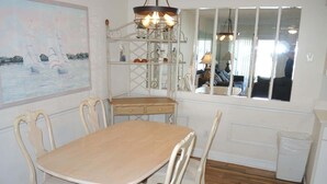 Unclassified image, 5 of 41, button - 1202m 1 Bedroom Condo by RedAwning (Calabash)