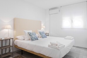 2 slaapkamers, een strijkplank/strijkijzer, gratis wifi, beddengoed
