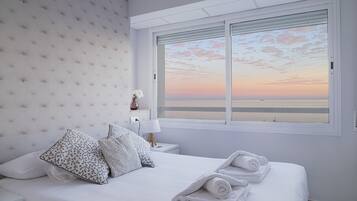 Fer et planche à repasser, Wi-Fi gratuit, draps fournis