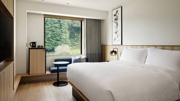 Standard Room, 1 King Bed | Down comforters, in-room safe, desk, blackout drapes