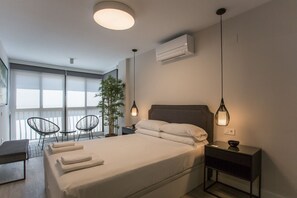 2 habitaciones, tabla de planchar con plancha y wifi gratis 