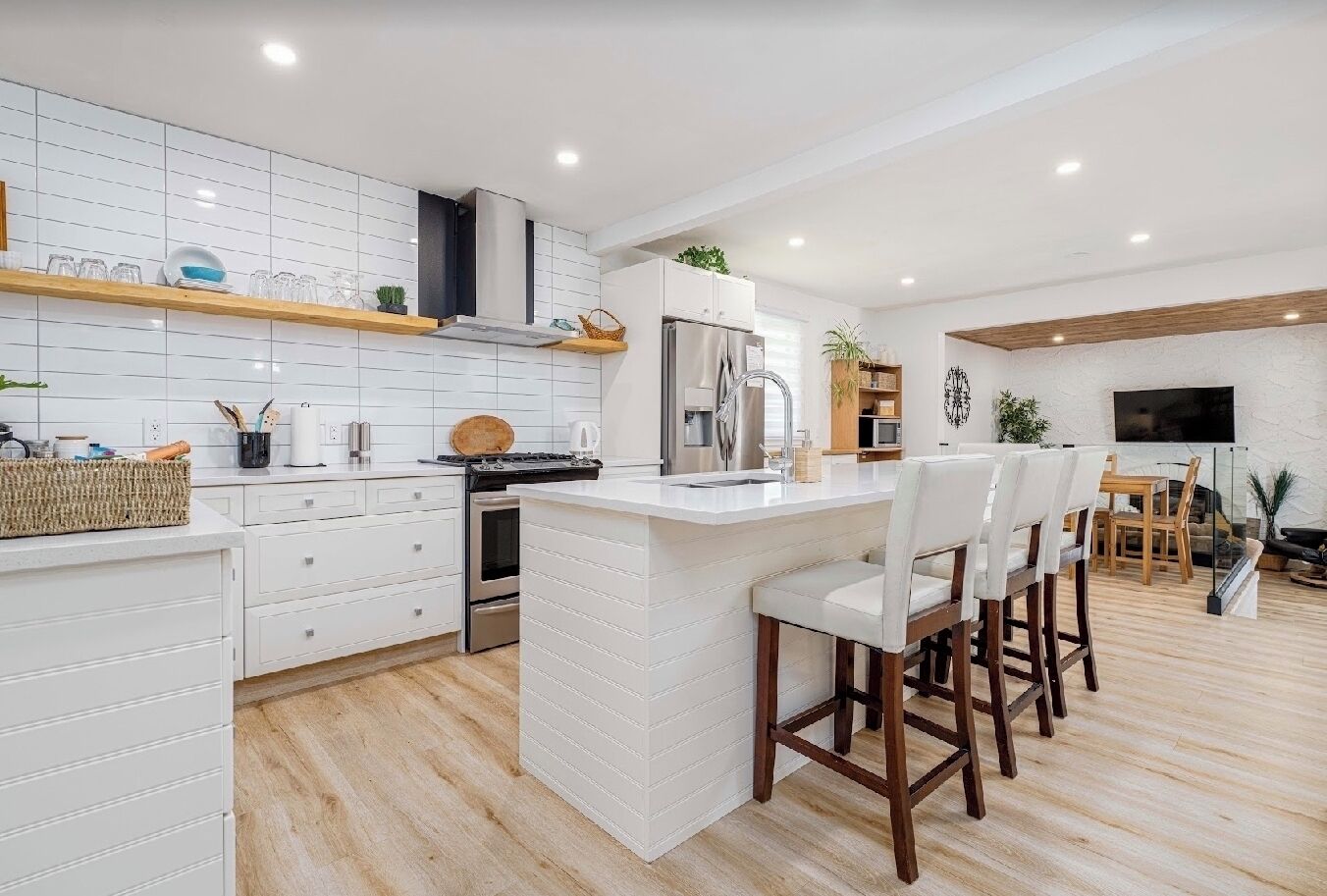 St.Albert luxury Family Home🪴4 bedrooms*3 bathrooms*Close to Enjoy Centre*