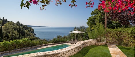 Premium Villa, Ensuite, Sea View | Garden