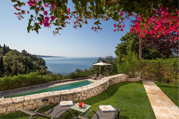 Premium Villa, Ensuite, Sea View | Garden - Kalami Beach - Villa Almyra (Corfu)