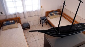4 Schlafzimmer, Schreibtisch, Bügeleisen/Bügelbrett, WLAN