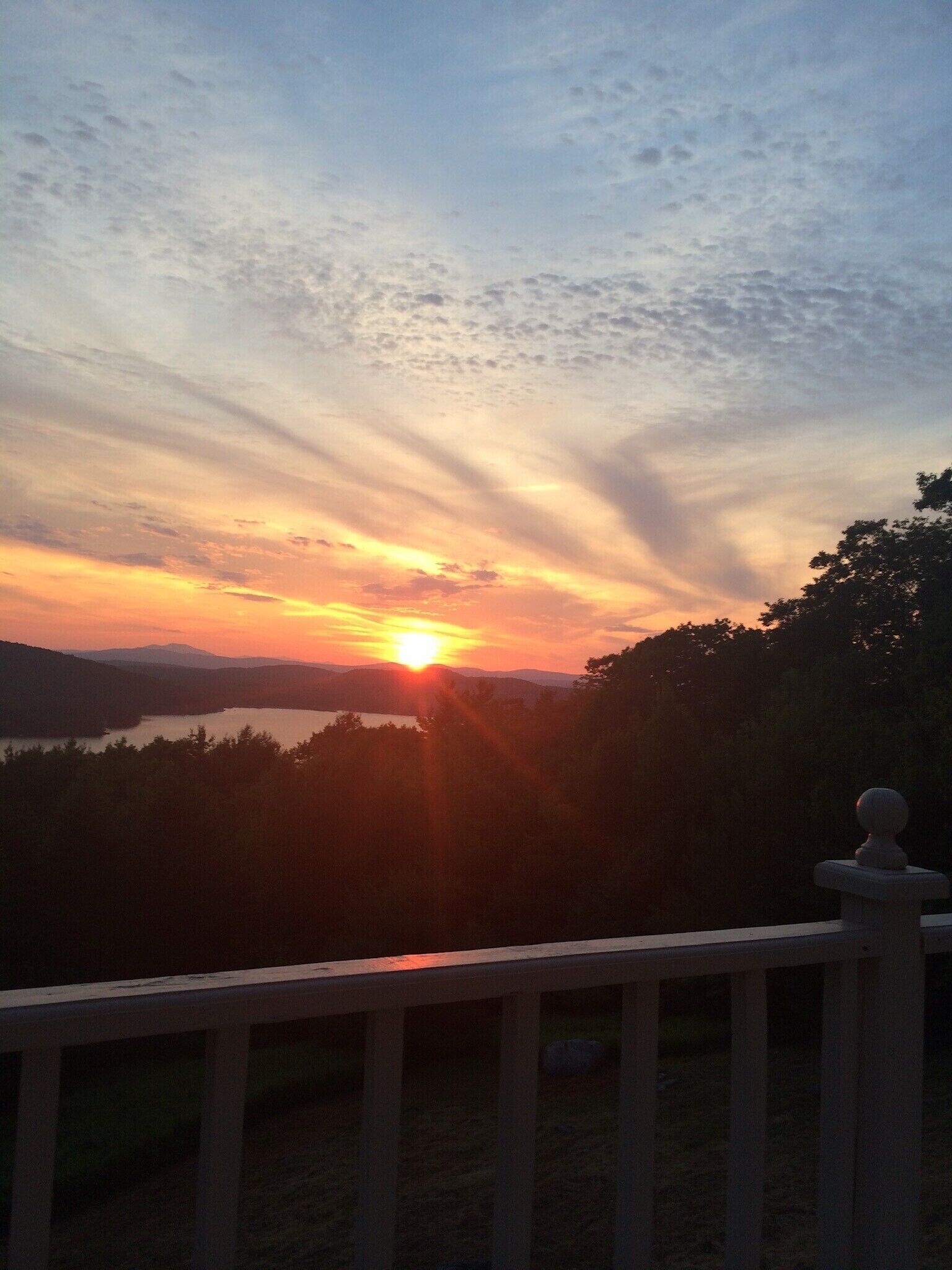 Spectacular view, magnificent sunsets, waterfront access, tennis