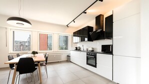 Apartamento | Cozinha privada | Máquina de café expresso, cafeteira/chaleira, geladeira, micro-ondas