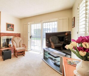 Smart TV, DVD player - Stay and Play! *Golfers Retreat *Budget Friendly (Prescott)