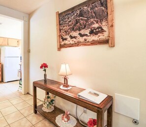 Interior - Stay and Play! *Golfers Retreat *Budget Friendly (Prescott)